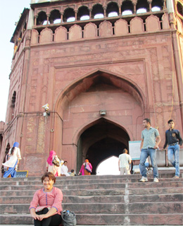 Travel Astu Guest Bruny from Chile at Buland Darwaja