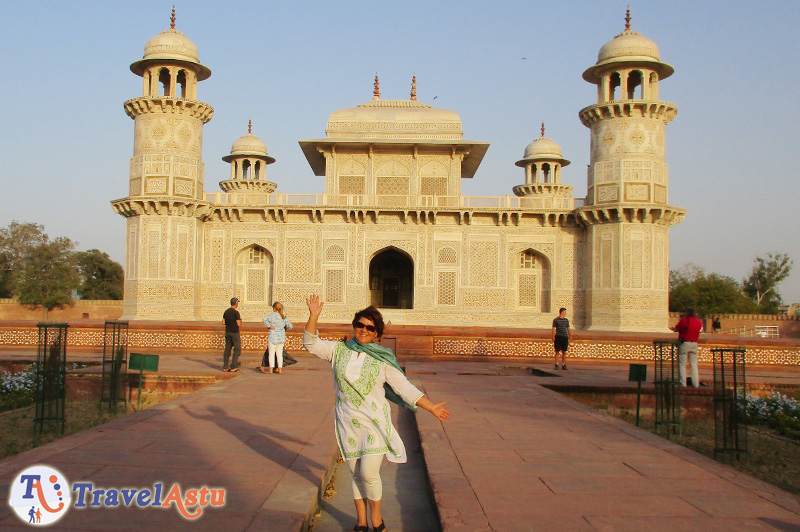 Bruny desde Chile en Baby Taj Agra