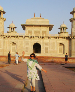 Travel Astu Guest from Chile in Baby Taj, Agra