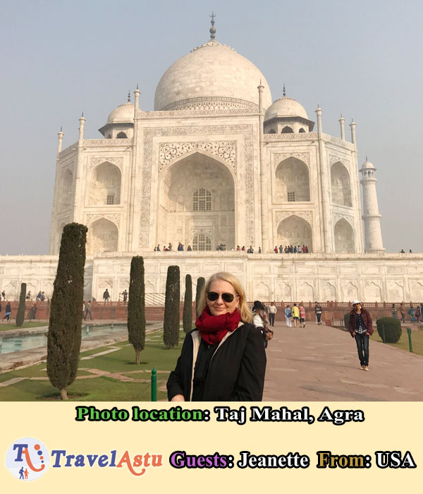 TravelAstu Guest Jeanette desde USA en Taj Mahal, Agra