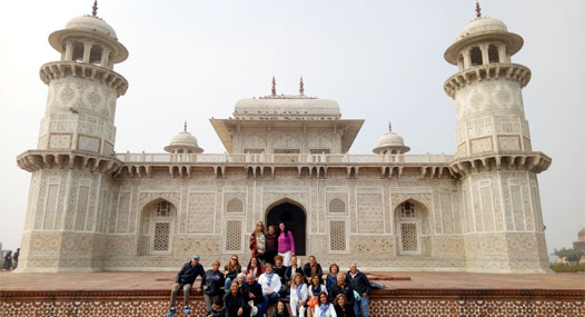 Baby Taj Agra en grupo