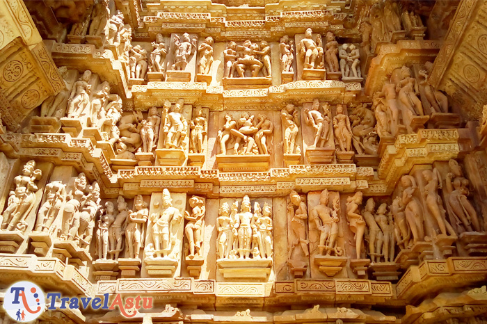 Sexo erótico posa en el templo de Khajuraho