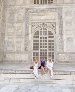 Gabriela, Sofia y Claudia Cavillon - Taj Mahal Viajes