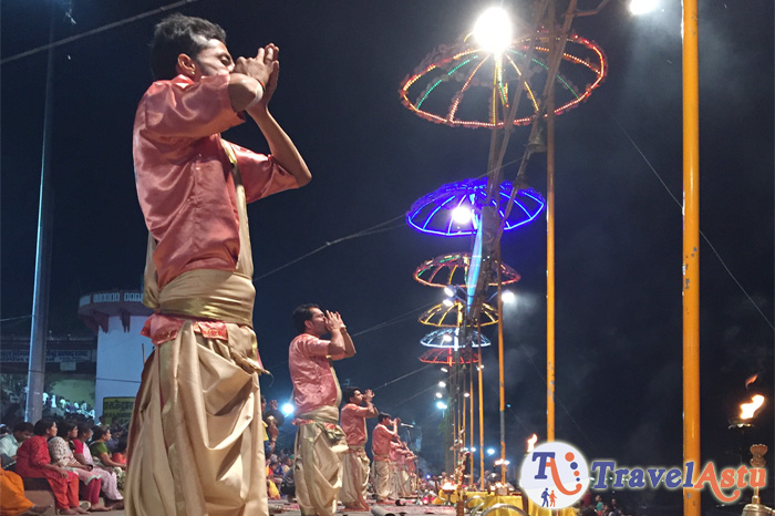 Aarti en rio Ganges Varanasi