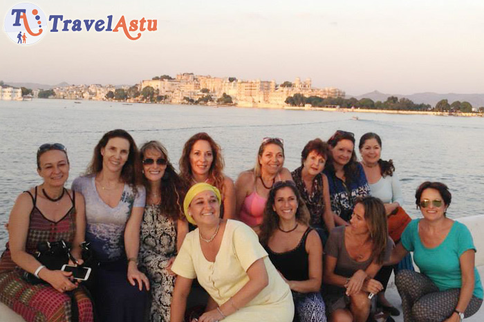 Travel Astu grupo en City Palace y Lago Pichola Udaipur