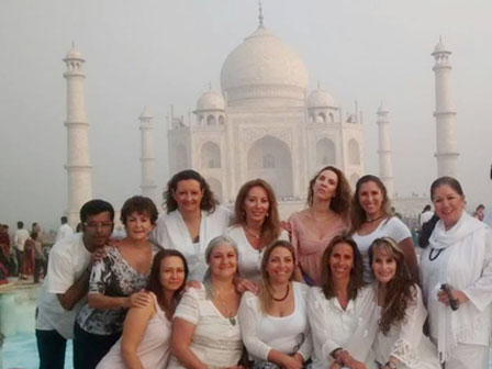 grupo en taj mahal